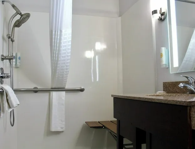 Comfort Suites Miamisburg - Dayton South hotel detail image 4