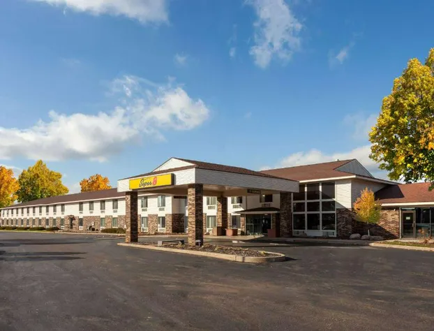 Super 8 by Wyndham Wausau hotel detail image 3