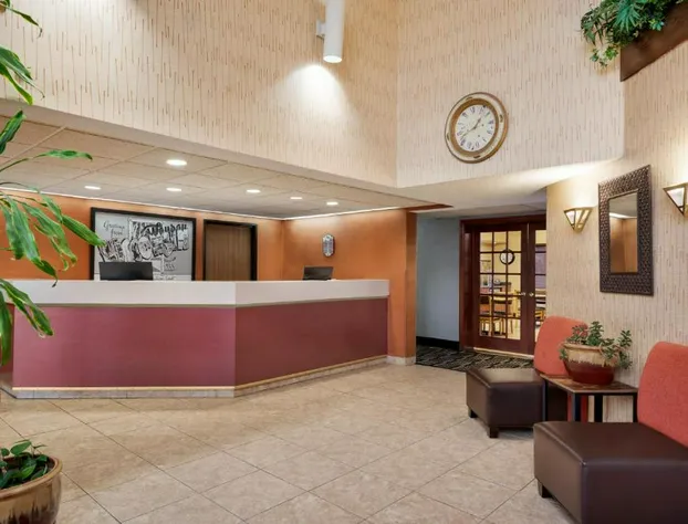 Super 8 by Wyndham Wausau hotel detail image 4