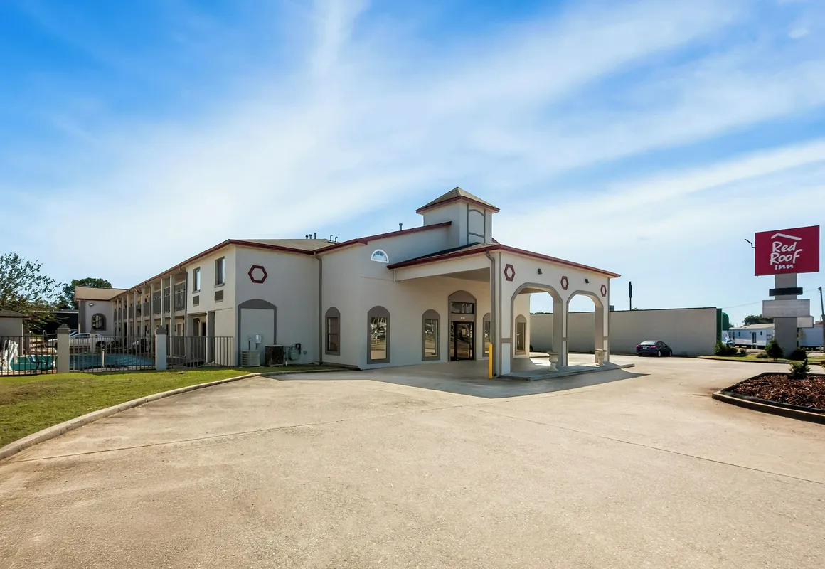 Red Roof Inn Muscle Shoals hotel hero