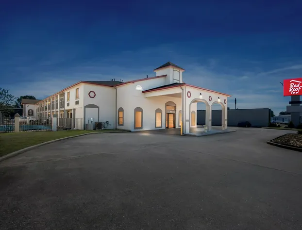 Red Roof Inn Muscle Shoals hotel detail image 1