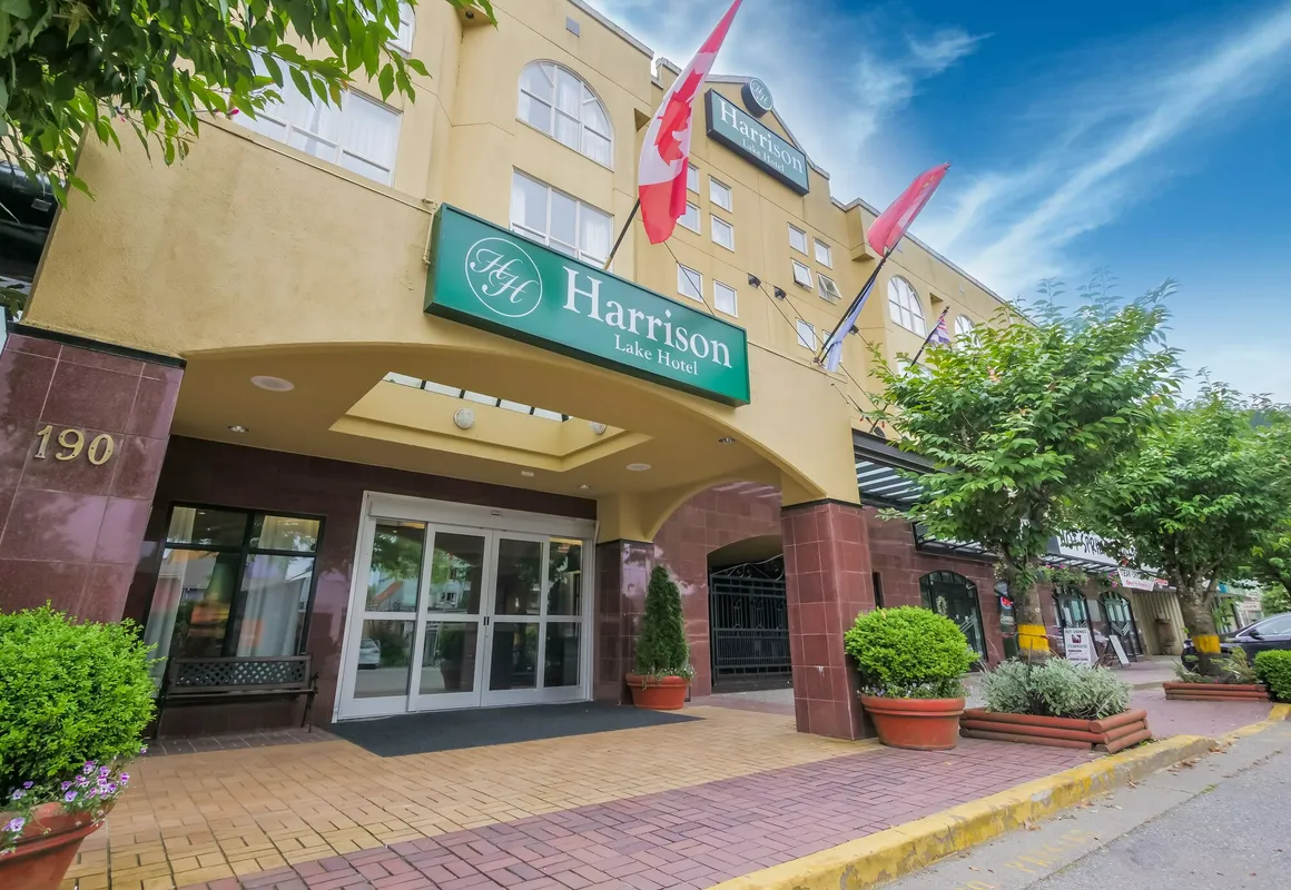 Harrison Lake Hotel hotel hero