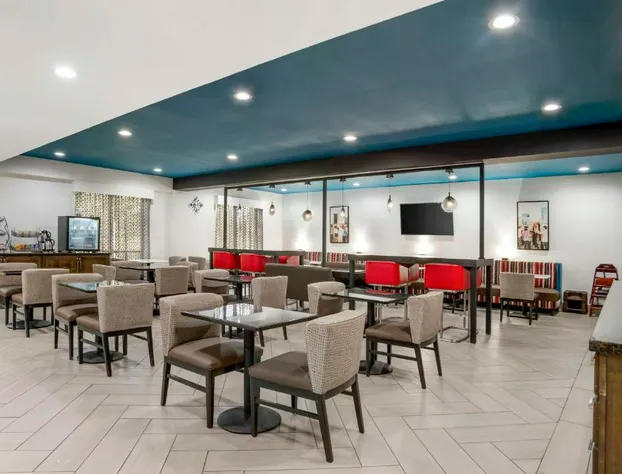 Best Western Plus Daphne Inn & Suites hotel detail image 3