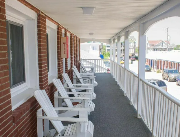 Colonial Inn Motel hotel detail image 1