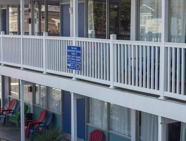Blue Wave Inn hotel detail image 4