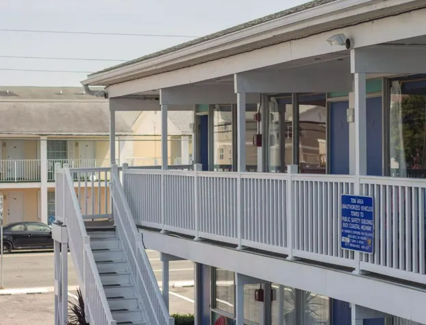 Blue Wave Inn hotel detail image 2