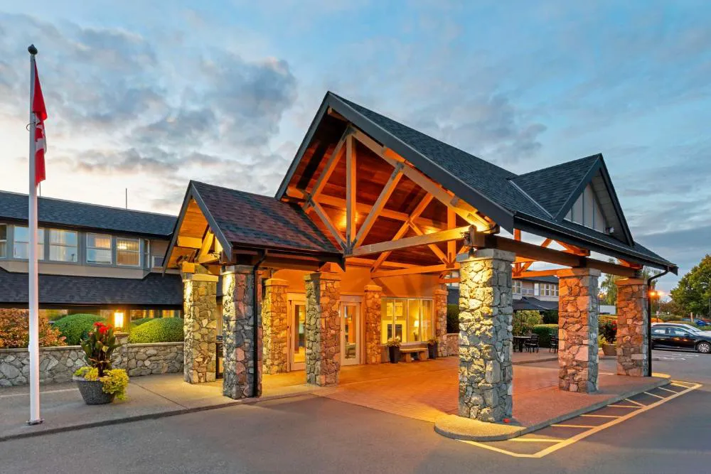 Best Western Plus Emerald Isle Hotel hotel hero