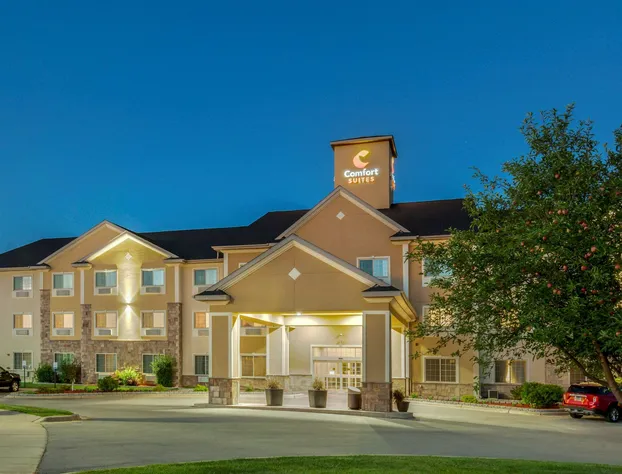 Comfort Suites Johnson Creek Conference Center hotel detail image 2