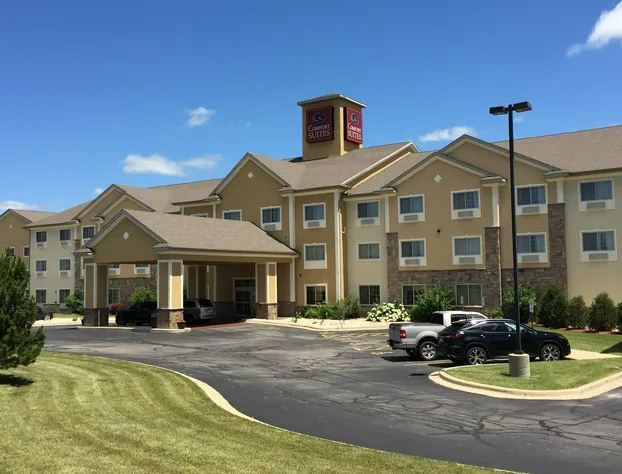 Comfort Suites Johnson Creek Conference Center hotel detail image 3