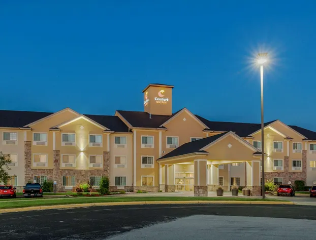 Comfort Suites Johnson Creek Conference Center hotel detail image 4