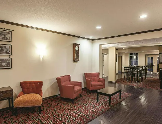 La Quinta Inn & Suites by Wyndham Davis hotel detail image 4