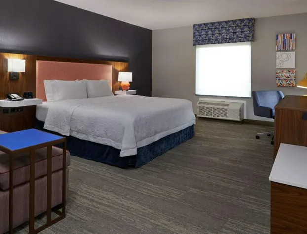 Hampton Inn & Suites by Hilton Montreal-Dorval hotel detail image 4