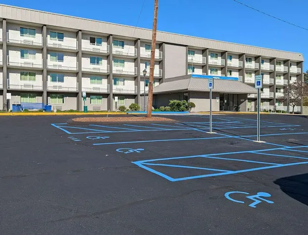 Motel 6 Danvers, MA - Boston North hotel detail image 1
