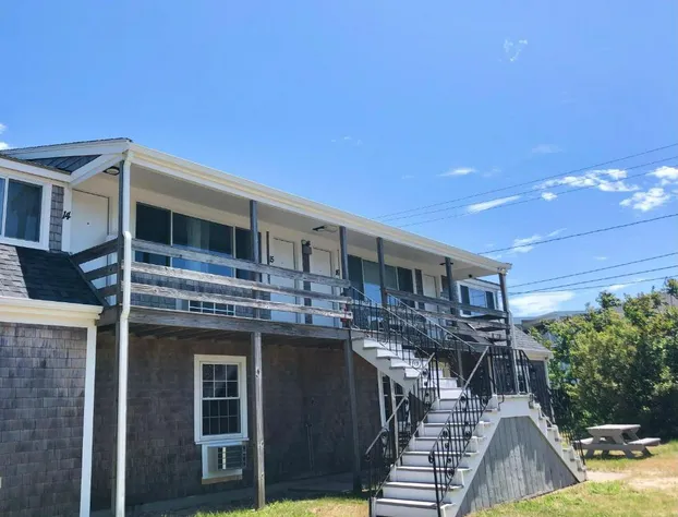 Kingfisher Oceanside hotel detail image 3