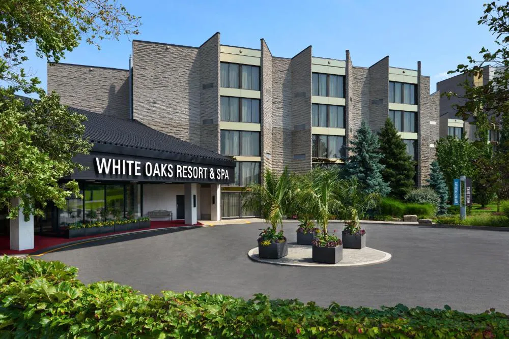 White Oaks Resort & Spa hotel hero