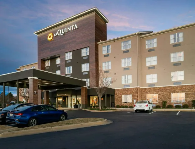 La Quinta Inn & Suites by Wyndham Montgomery hotel detail image 1
