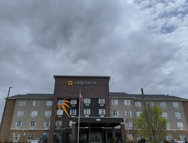 La Quinta Inn & Suites by Wyndham Montgomery hotel detail image 2