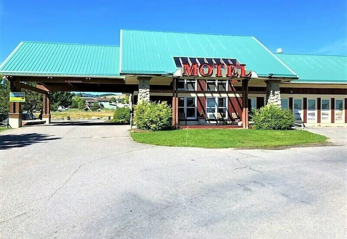 Elkhorn Mountain Inn hotel hero