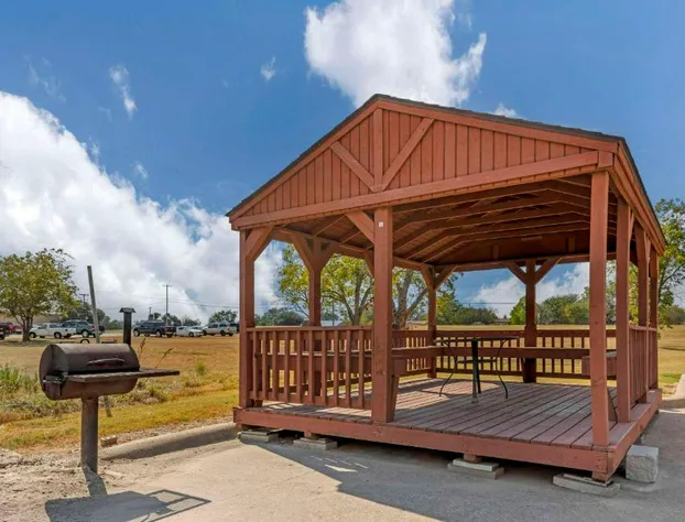 Quality Inn & Suites Groesbeck North hotel detail image 2