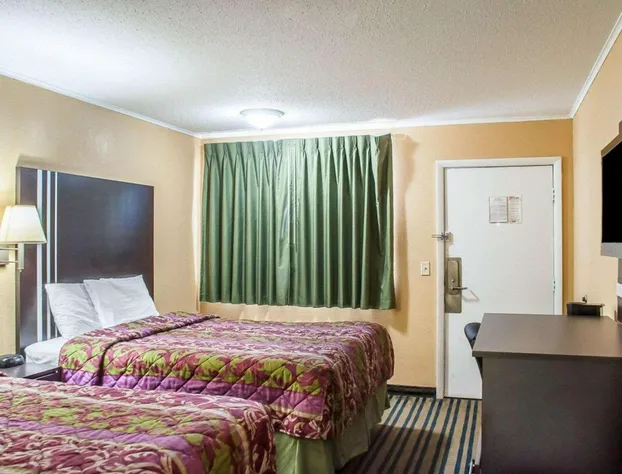 Amherst Inn & Suites hotel detail image 3