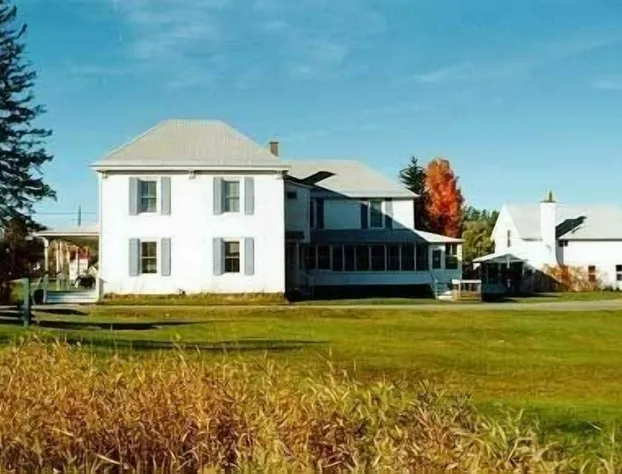 Spruce Lodge Bed & Breakfast & Guest Cottage hotel detail image 1