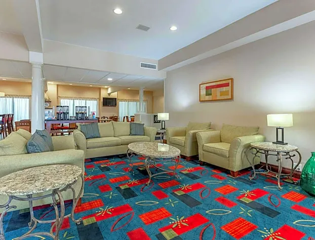 Hampton Inn Jefferson City at Capital Mall hotel detail image 4