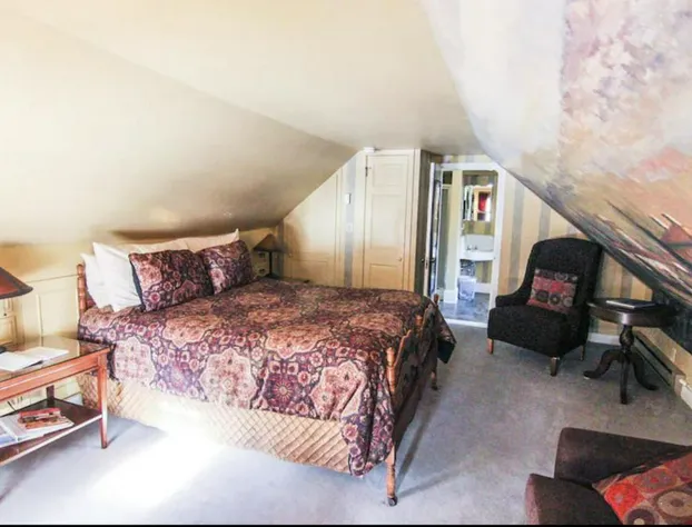 Admiral Peary Inn Bed & Breakfast hotel detail image 4