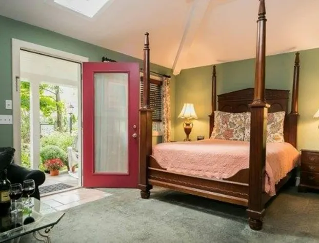 Hidden Garden Cottages & Suites hotel detail image 4