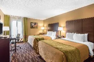 Comfort Inn & Suites Kansas City - Northeast hotel detail image 2