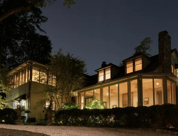 Stonehurst Place Bed & Breakfast hotel detail image 1