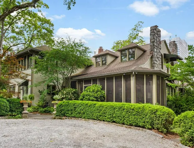 Stonehurst Place Bed & Breakfast hotel detail image 2