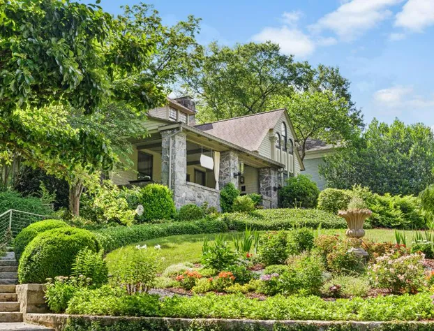 Stonehurst Place Bed & Breakfast hotel detail image 3