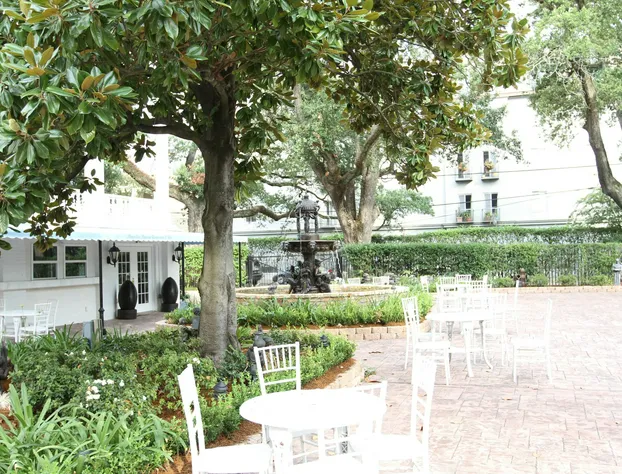 The Magnolia Mansion hotel detail image 2