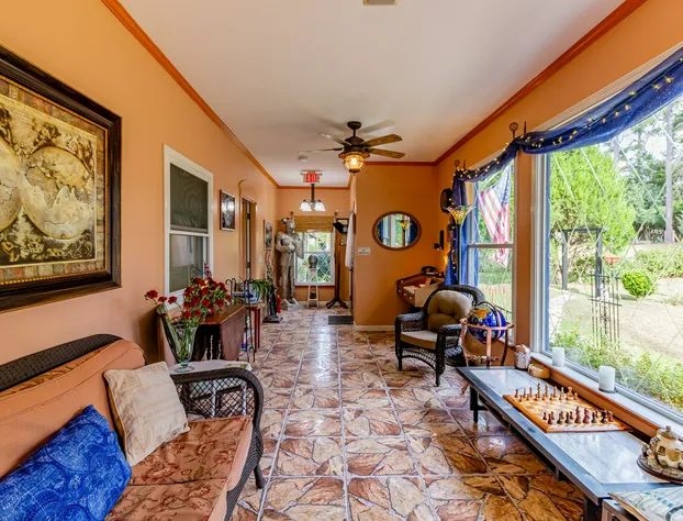 Little English Guesthouse Bed and Breakfast hotel detail image 2