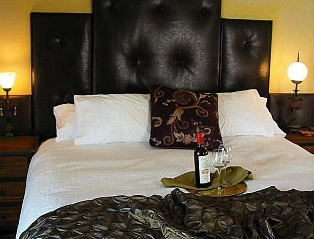 The Connecticut River Valley Inn hotel detail image 4