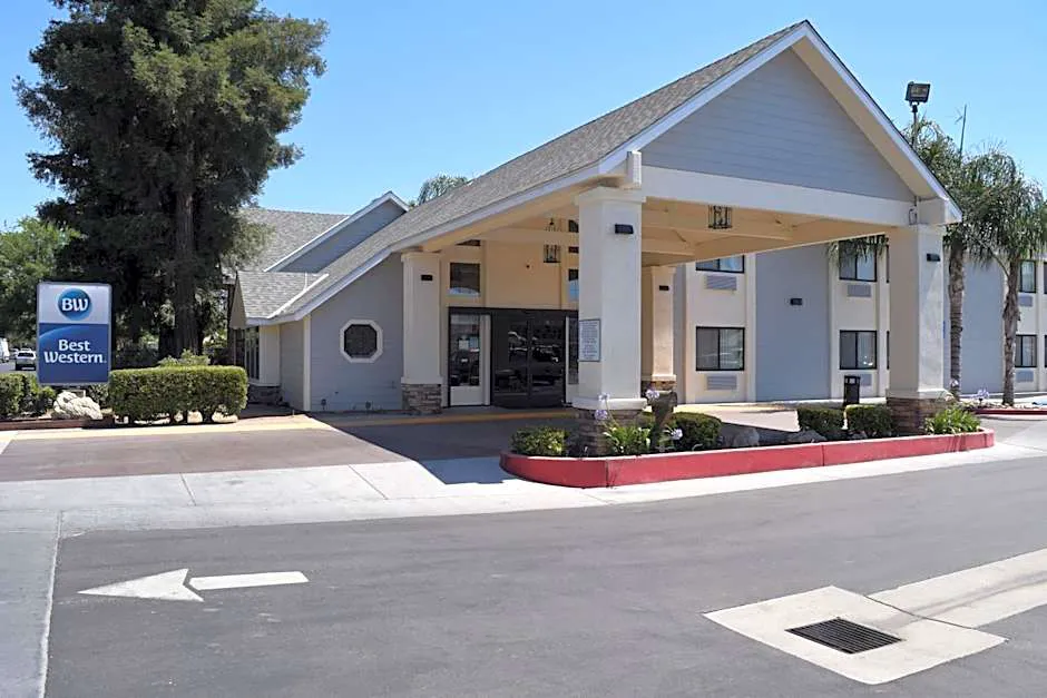 Best Western Town & Country Lodge hotel hero