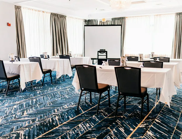 Salem Waterfront Hotel & Suites hotel detail image 4