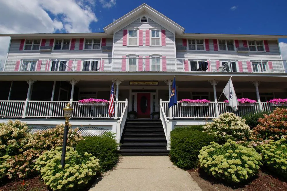 Harbor House Inn hotel hero