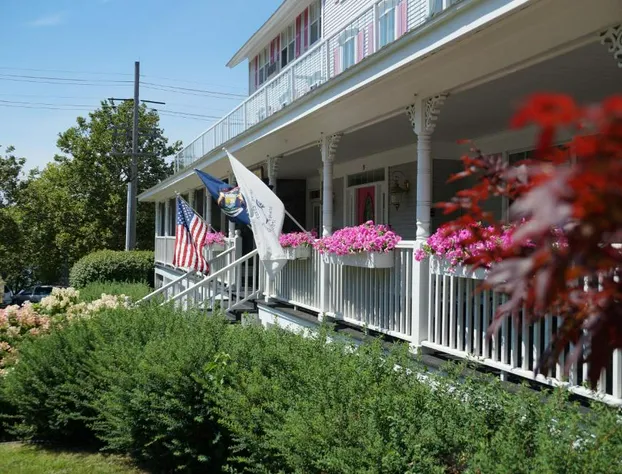 Harbor House Inn hotel detail image 1