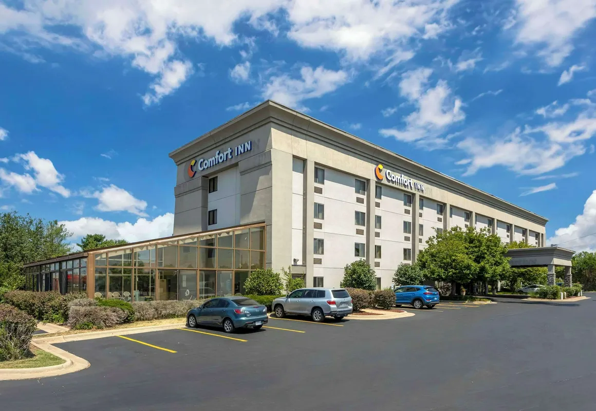 Comfort Inn South - Springfield hotel hero