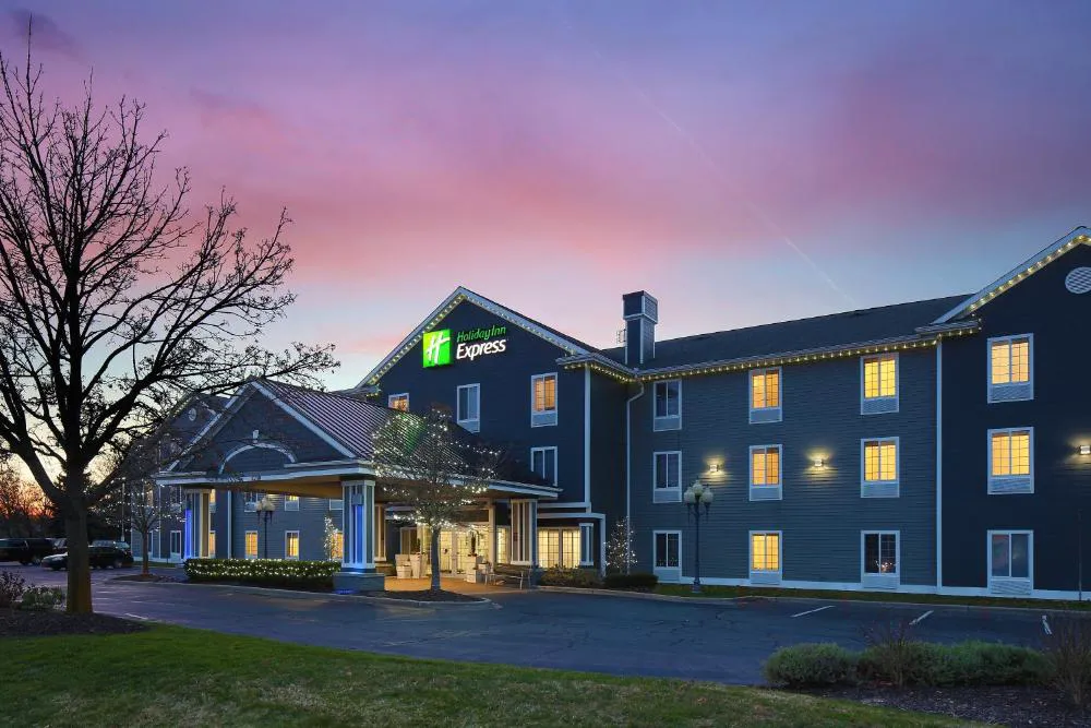 Holiday Inn Express Grand Rapids SW by IHG hotel hero