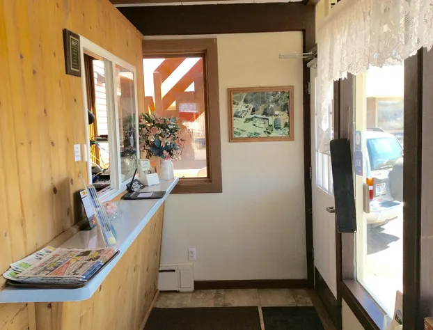 Budget Host Inn Iron Mountain hotel detail image 3