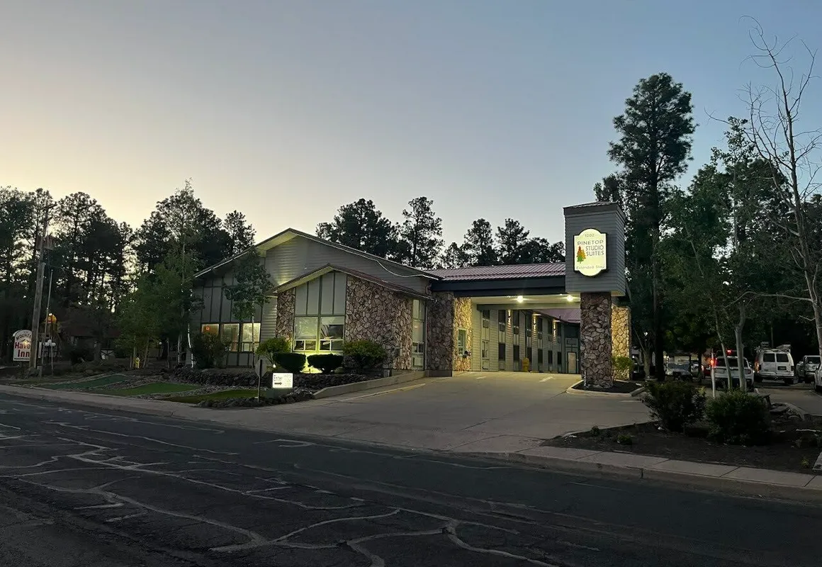 Pinetop Studio Suites hotel hero