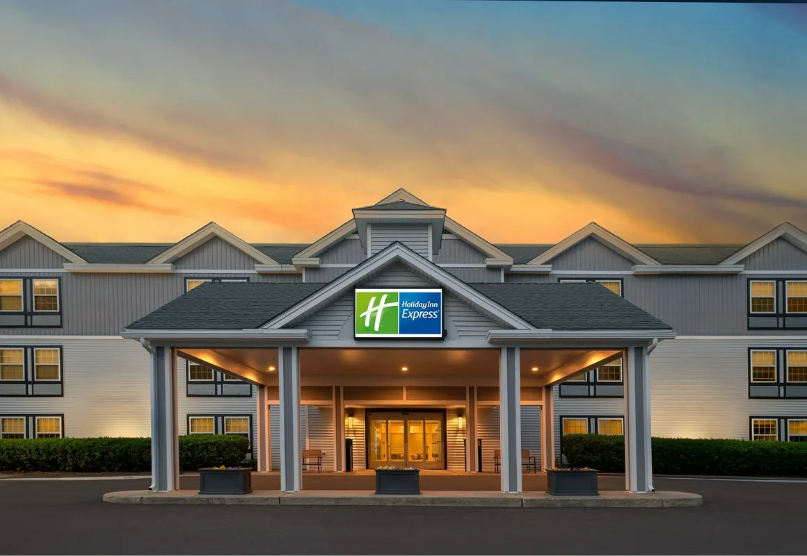 Holiday Inn Express St Albans by IHG hotel hero