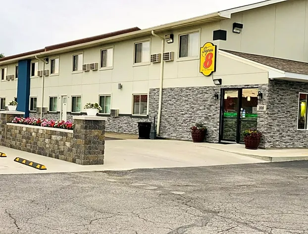 Super 8 by Wyndham Moberly MO hotel detail image 3