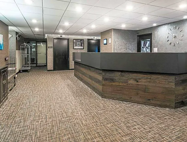 Days Hotel by Wyndham University Ave SE hotel detail image 4