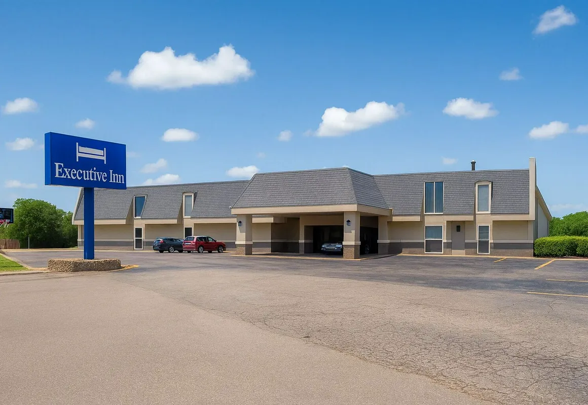 Executive Inn Owatonna Hwy 35 hotel hero