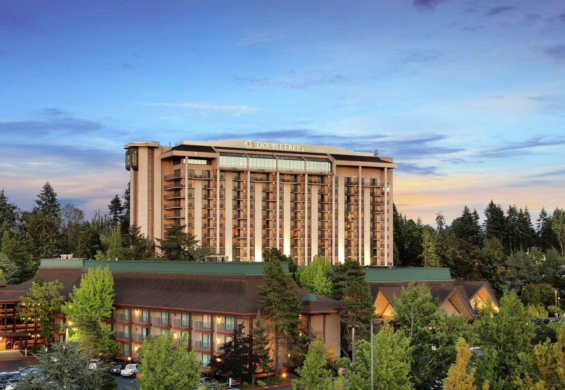 DoubleTree by Hilton Seattle Airport hotel hero