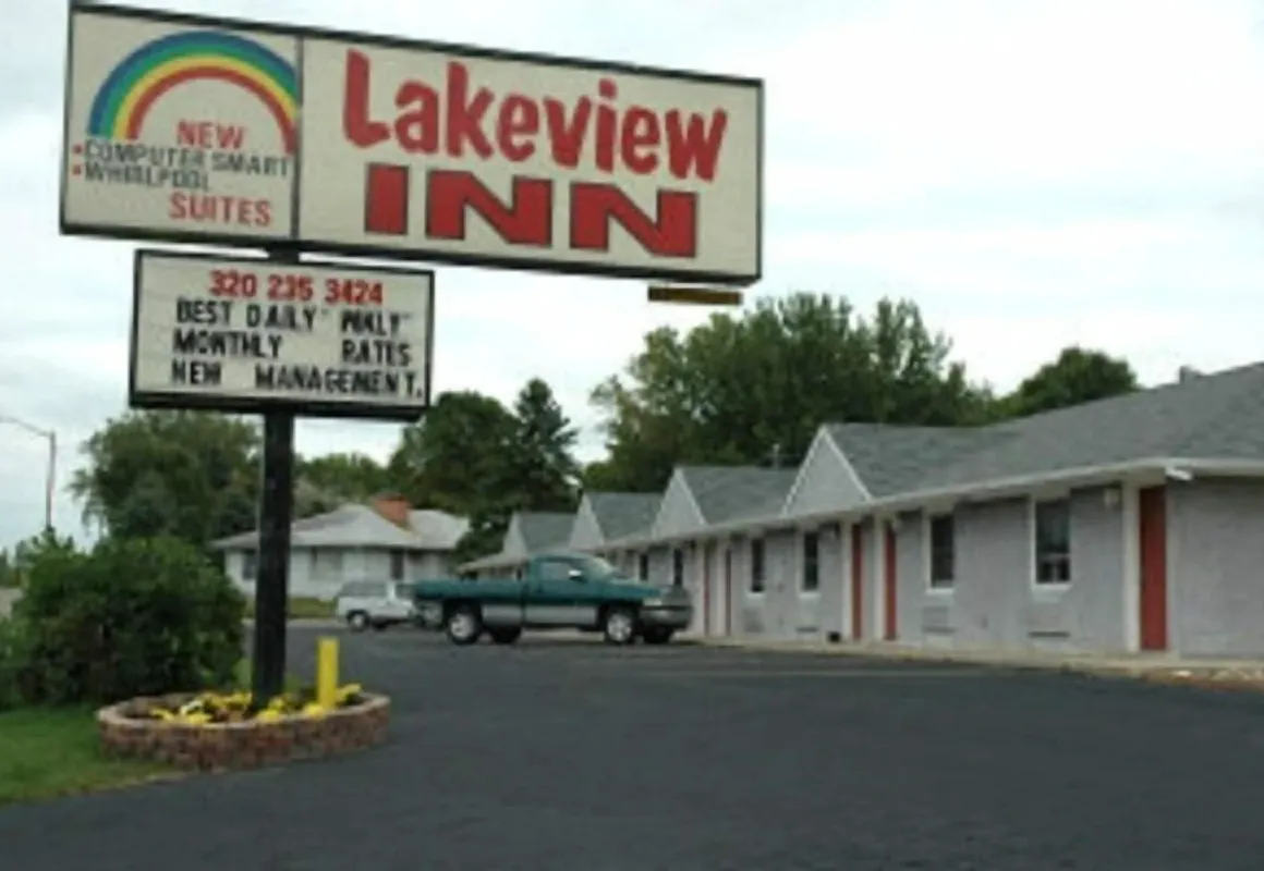 Lakeview Inn hotel hero