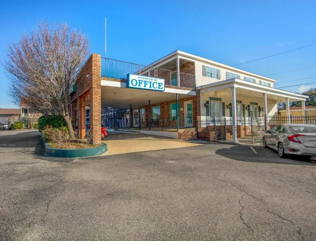 Edgewater Inn hotel detail image 1